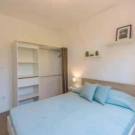 Félyvonne Hébergement de vacances Hyères